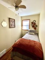 Alquiler Vacacional - Peaceful RIVER front cabin in the WOODS! Kayak, snowmobile, hike, relax!