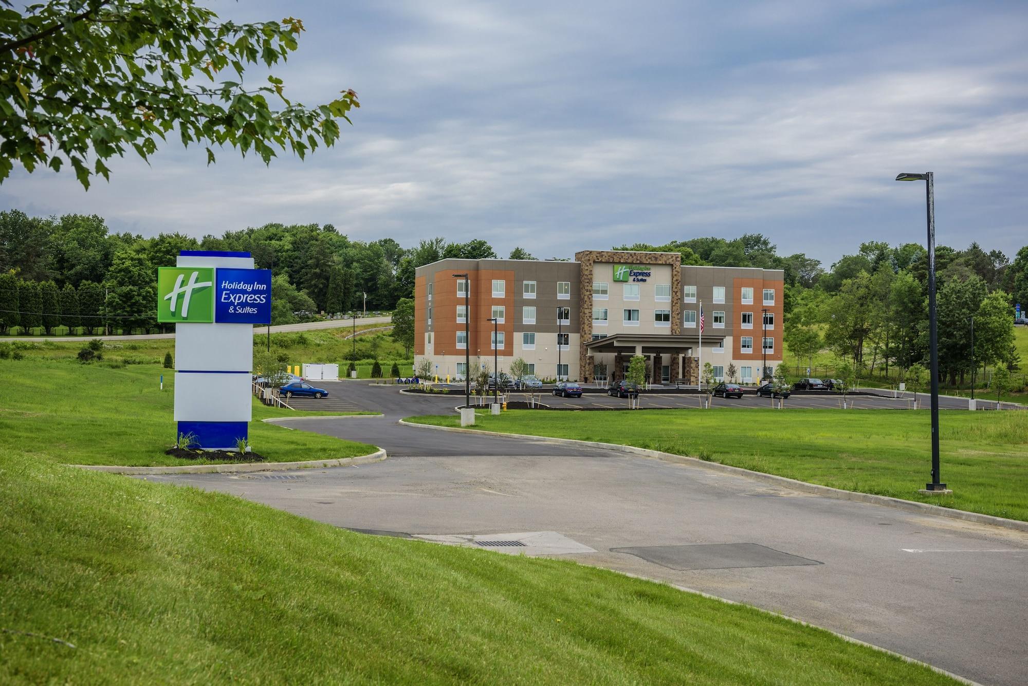 Vista Exterior Holiday Inn Express & Suites Jamestown by IHG