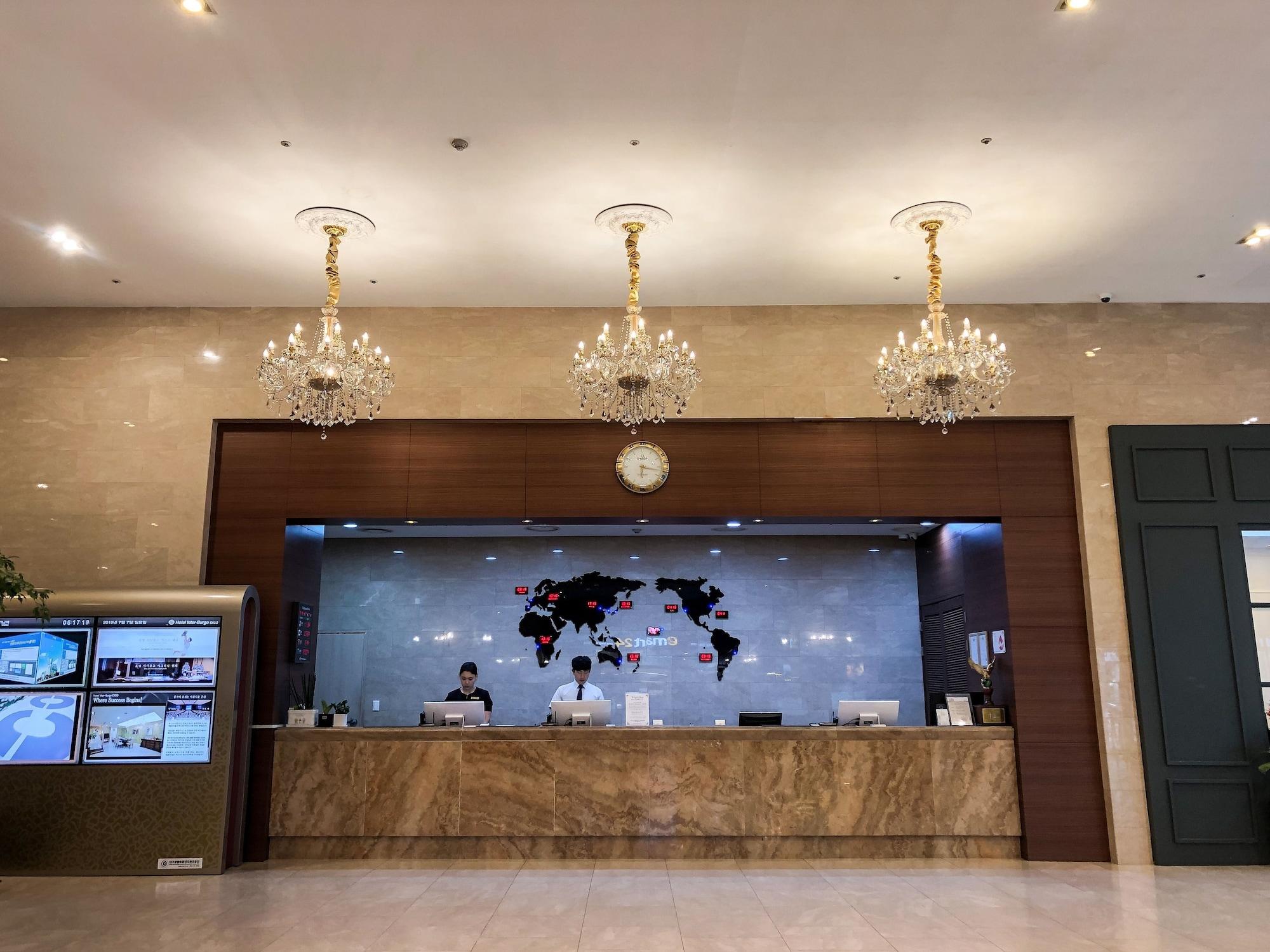 Vista Lobby Inter Burgo Exco Hotel