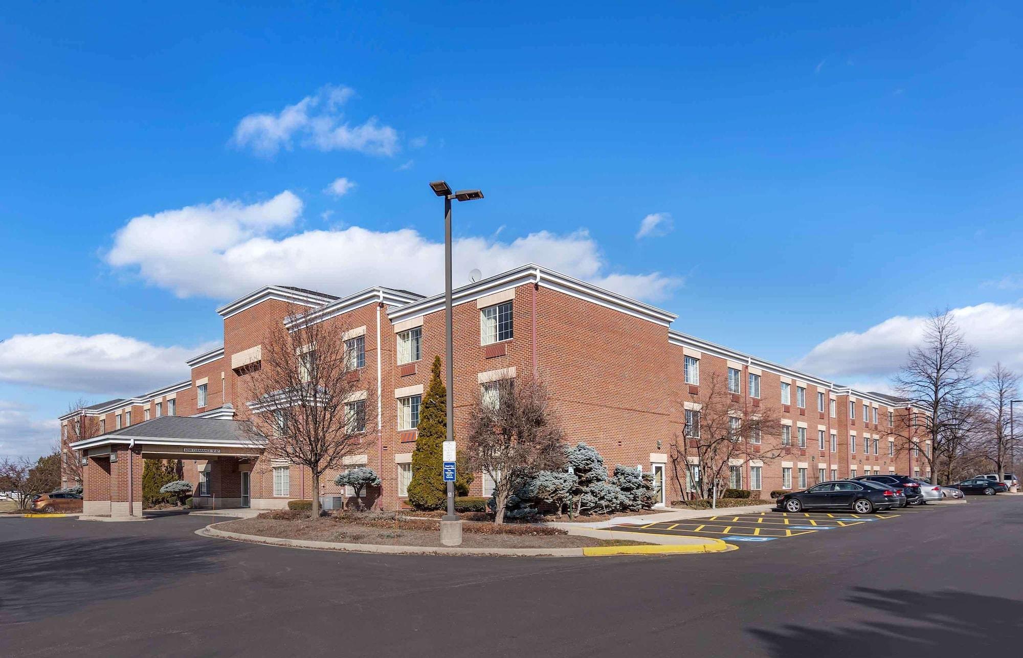 Vista Exterior Extended Stay America Select Suites Chicago Westmont Oak Brook