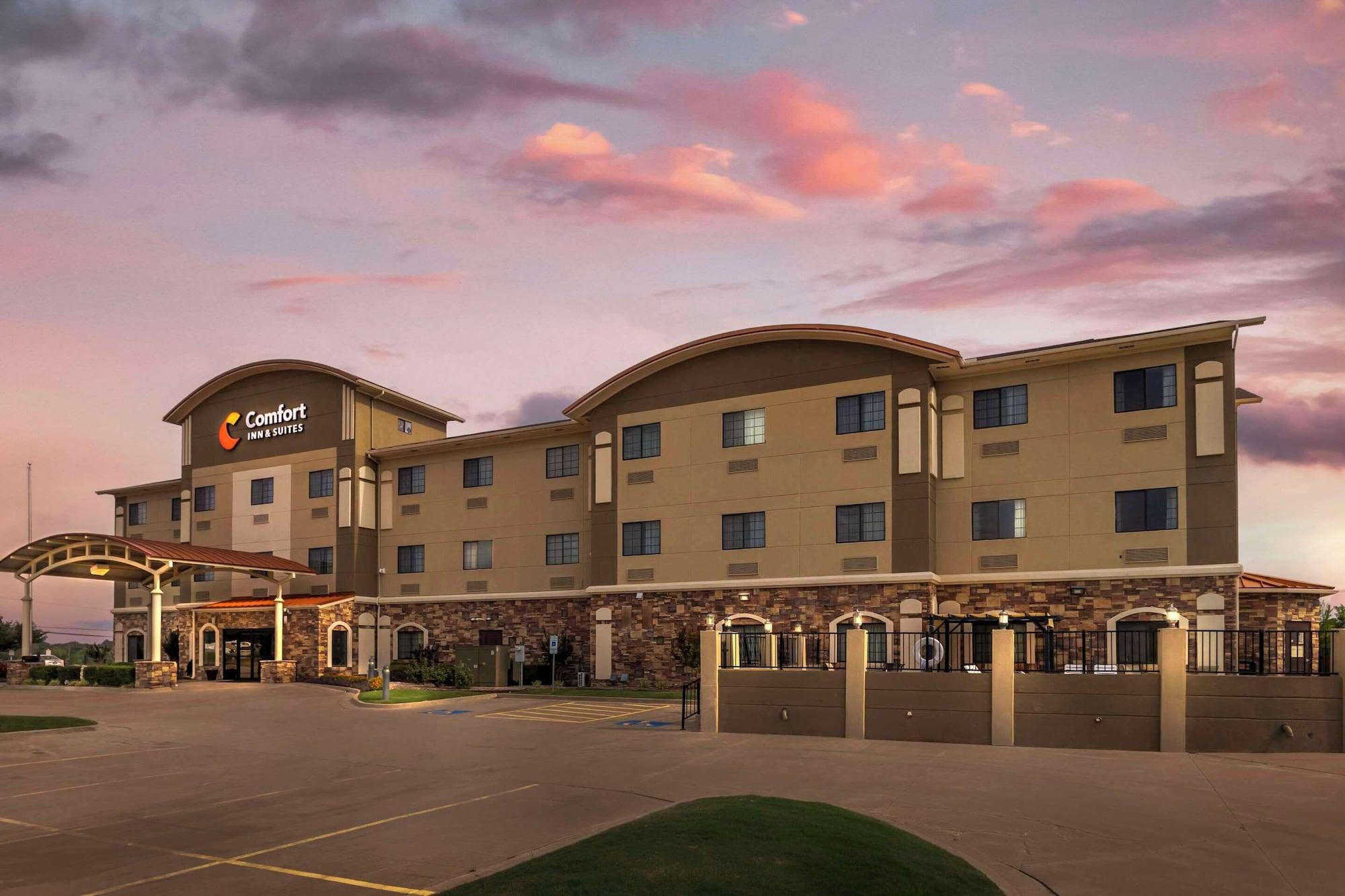 Vista Exterior Comfort Inn & Suites Glenpool