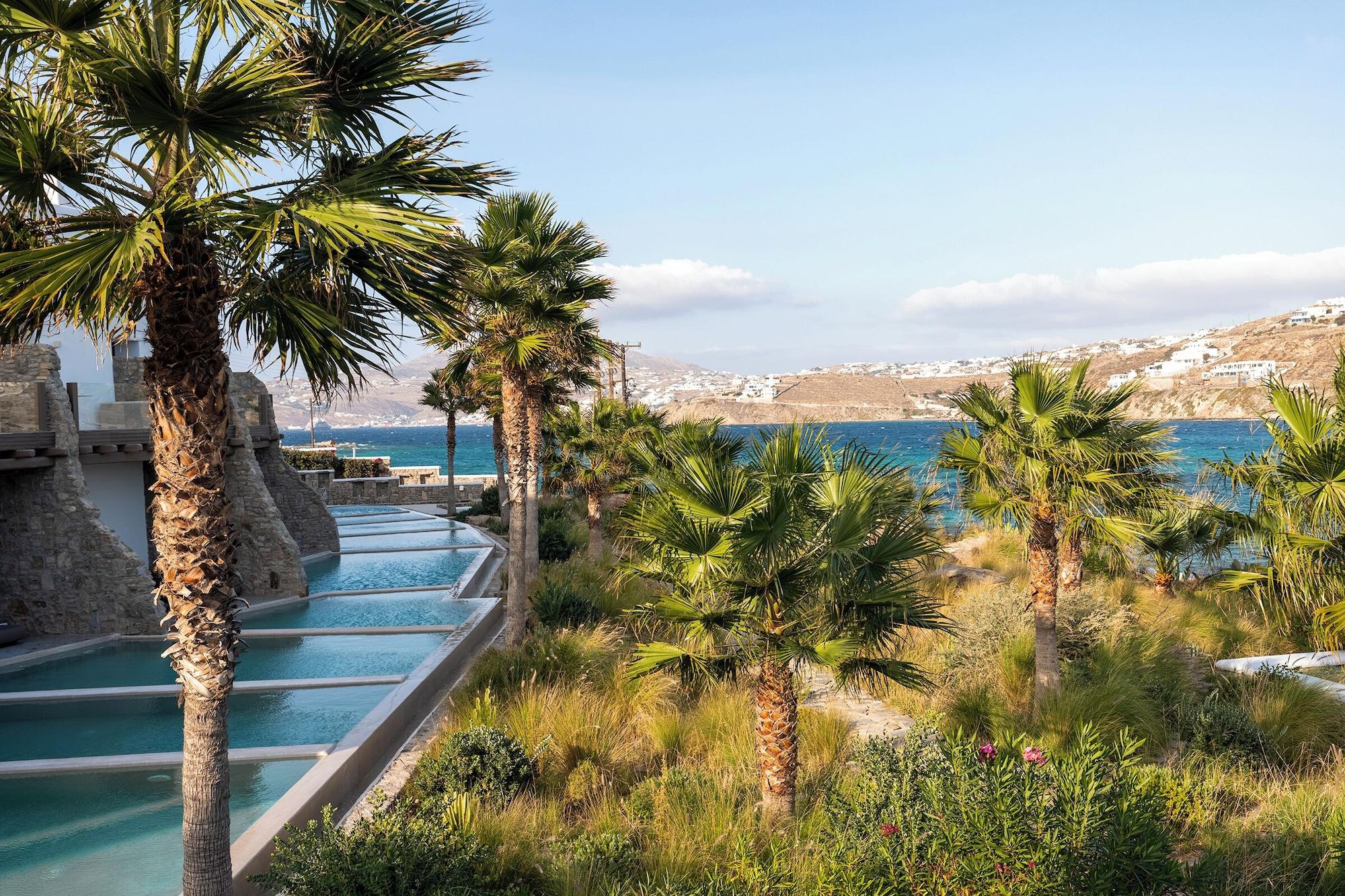 Vista Exterior Aeonic Suites and Spa