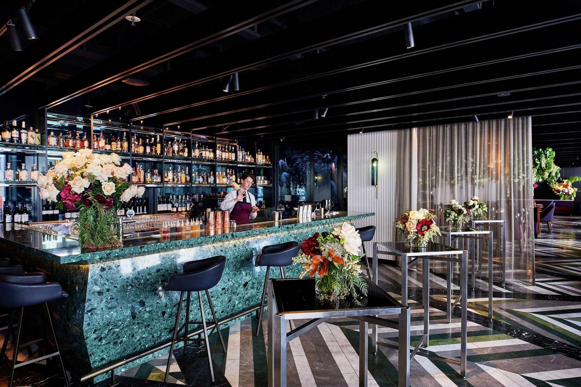 Restaurant West Hotel Sydney, Curio Collection by Hilton