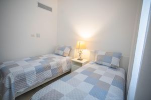 Alquiler Vacacional - Charming & Relaxing Pool View Apartment at Playa Coral / Beach Access & Balcony