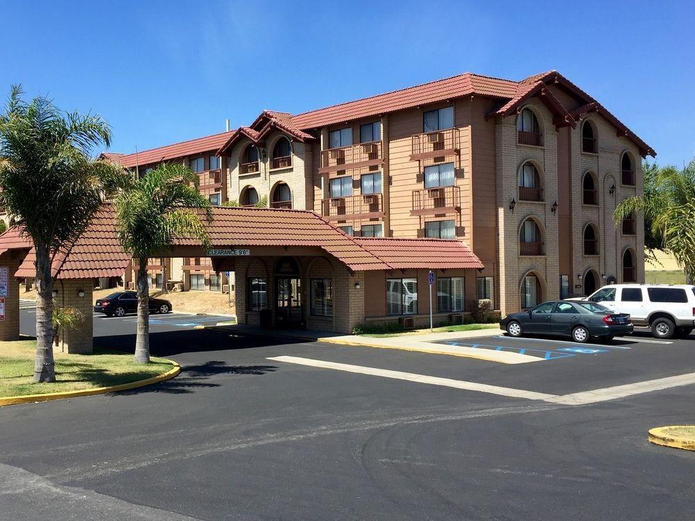 Vista Exterior Lompoc Valley Inn and Suites