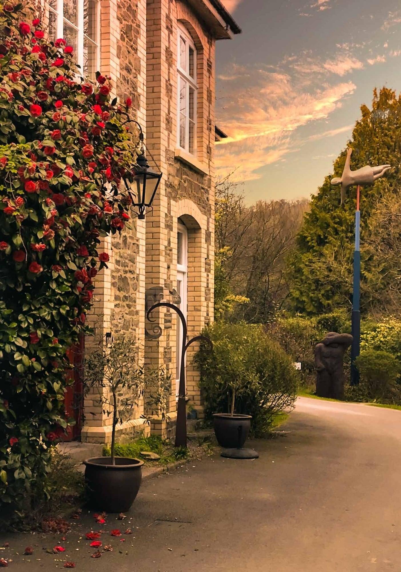 Vista Exterior Broomhill Estate