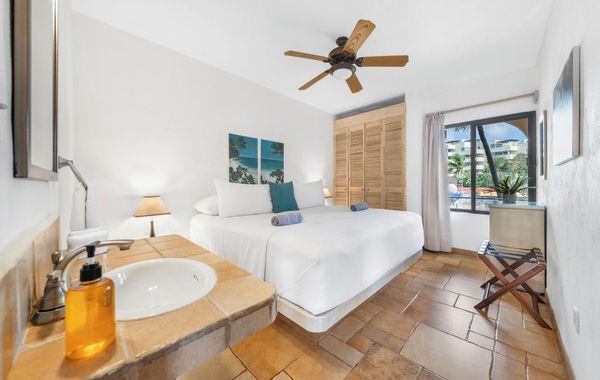Clean, Immaculate Beachfront 2nd Floor Condo #17 at Nautibeach - Hoteles cerca de Playa Norte en Isla Mujeres