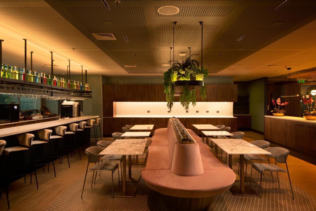 Bar/Salón Novotel Santiago Las Condes
