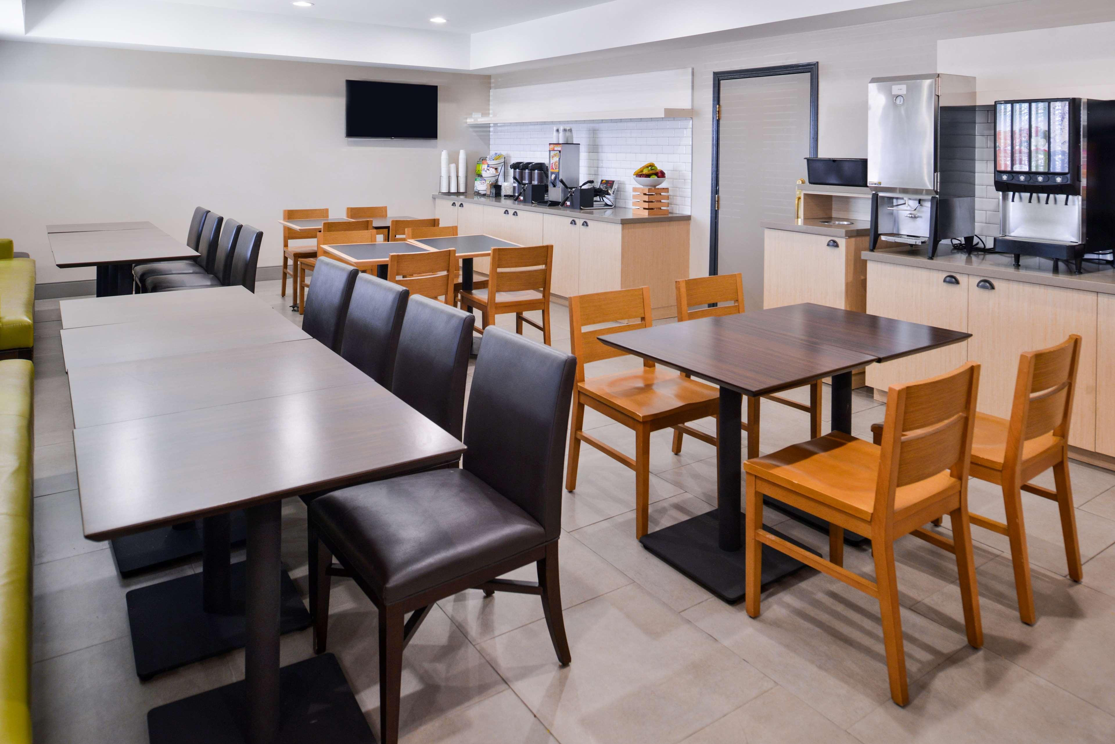 Restaurant Country Inn & Suites by Radisson, Tinley Park, IL