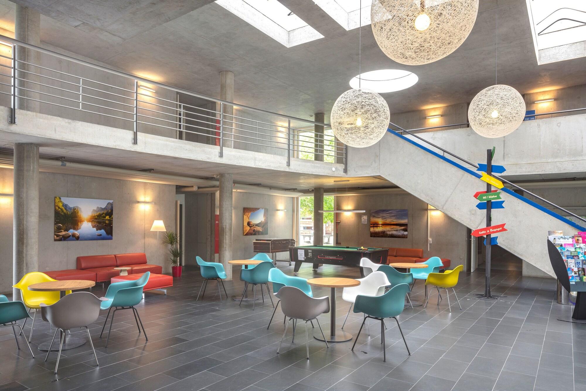 Vista Lobby Lausanne Youth Hostel Jeunotel