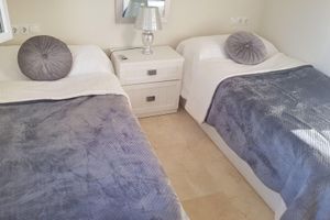 Alquiler Vacacional - Apartmentsleeps4-pool-bbq-garden-ac