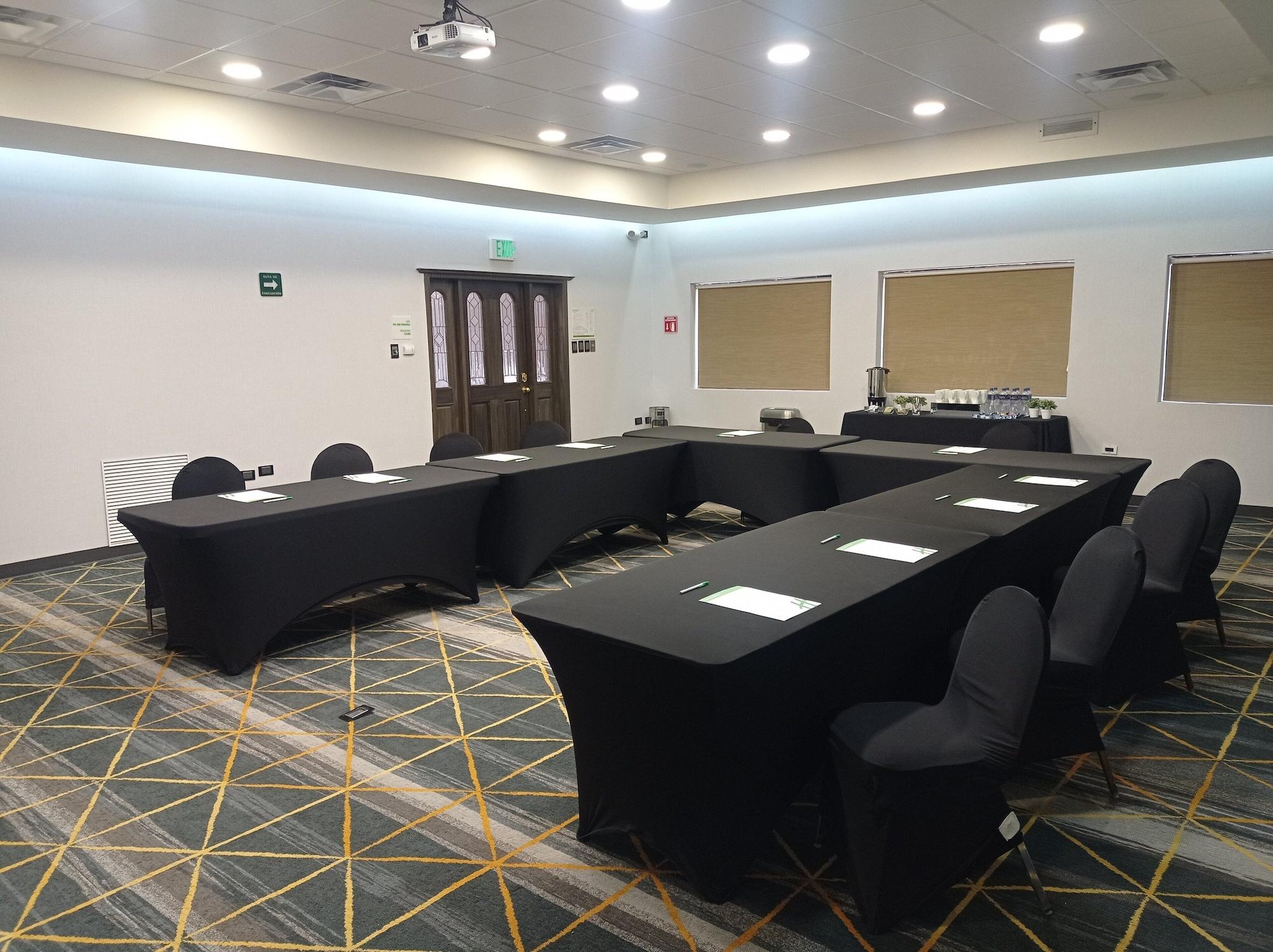 Sala de Reuniones Holiday Inn & Suites Chihuahua Expo