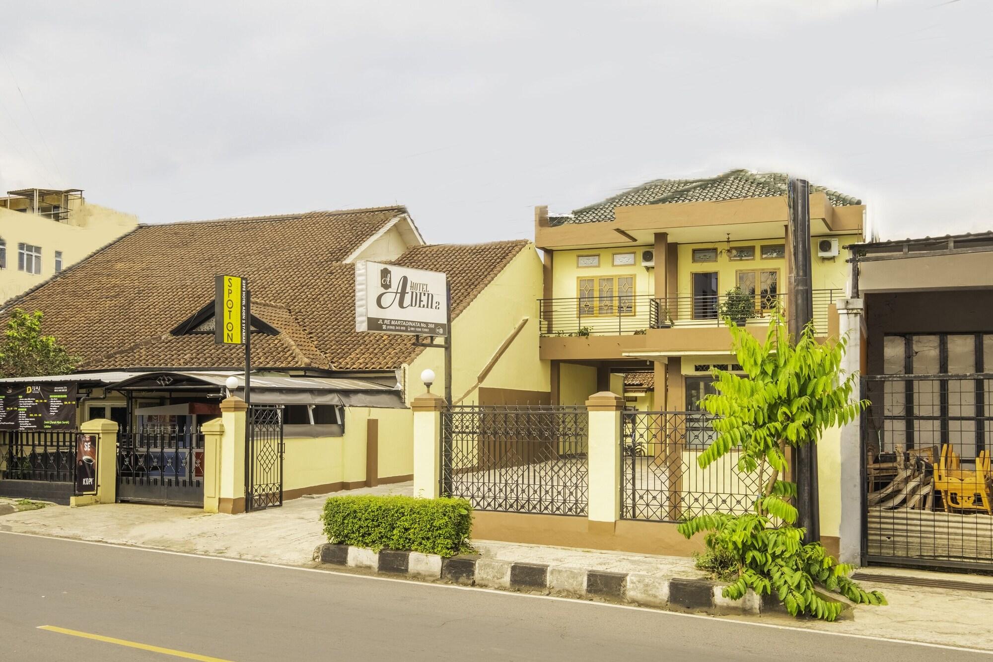 Vista Exterior SPOT ON 2395 Hotel Aden 2 Syariah