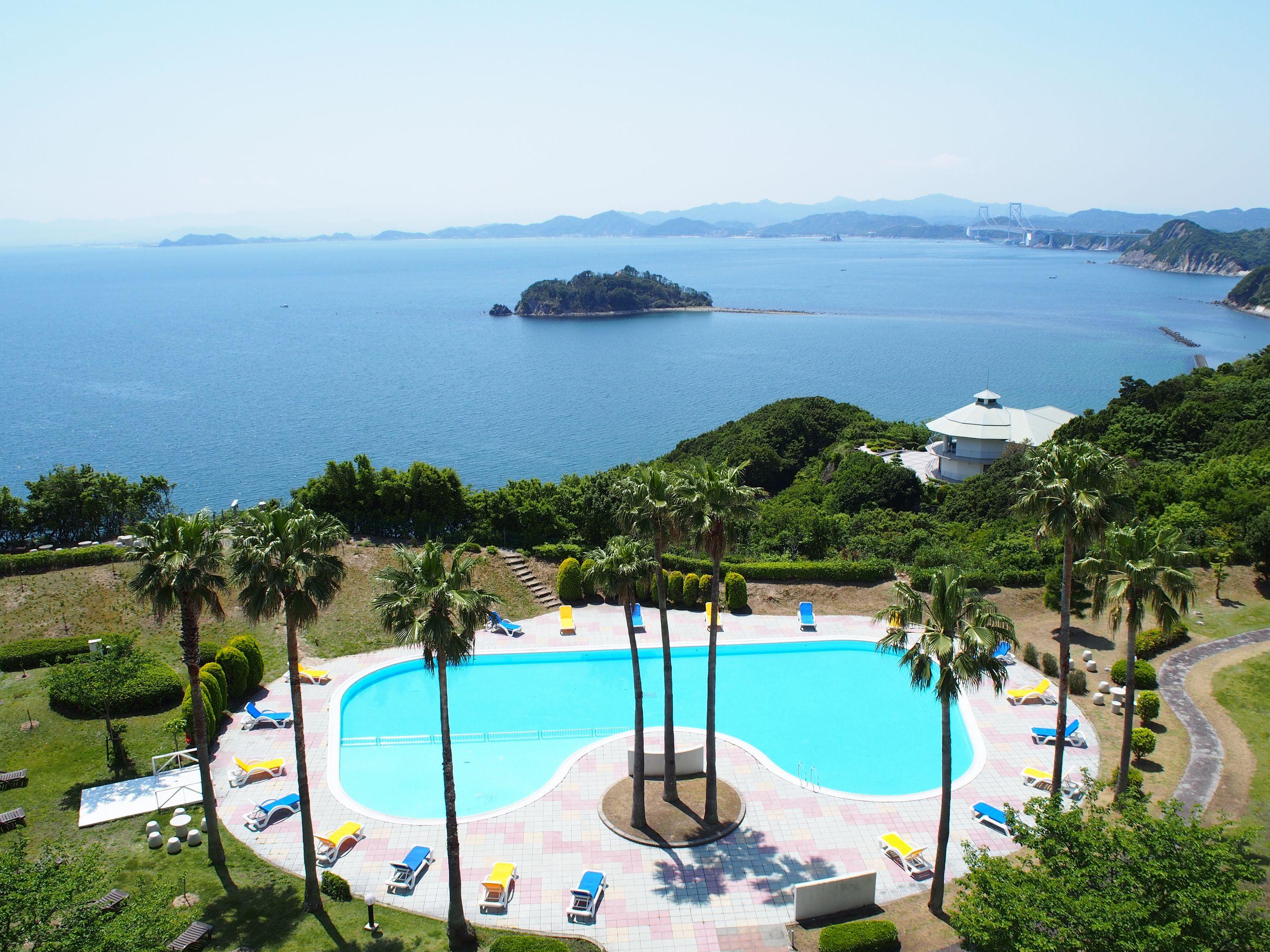 Vista Piscina Grand Mercure Awaji Island Resort & Spa