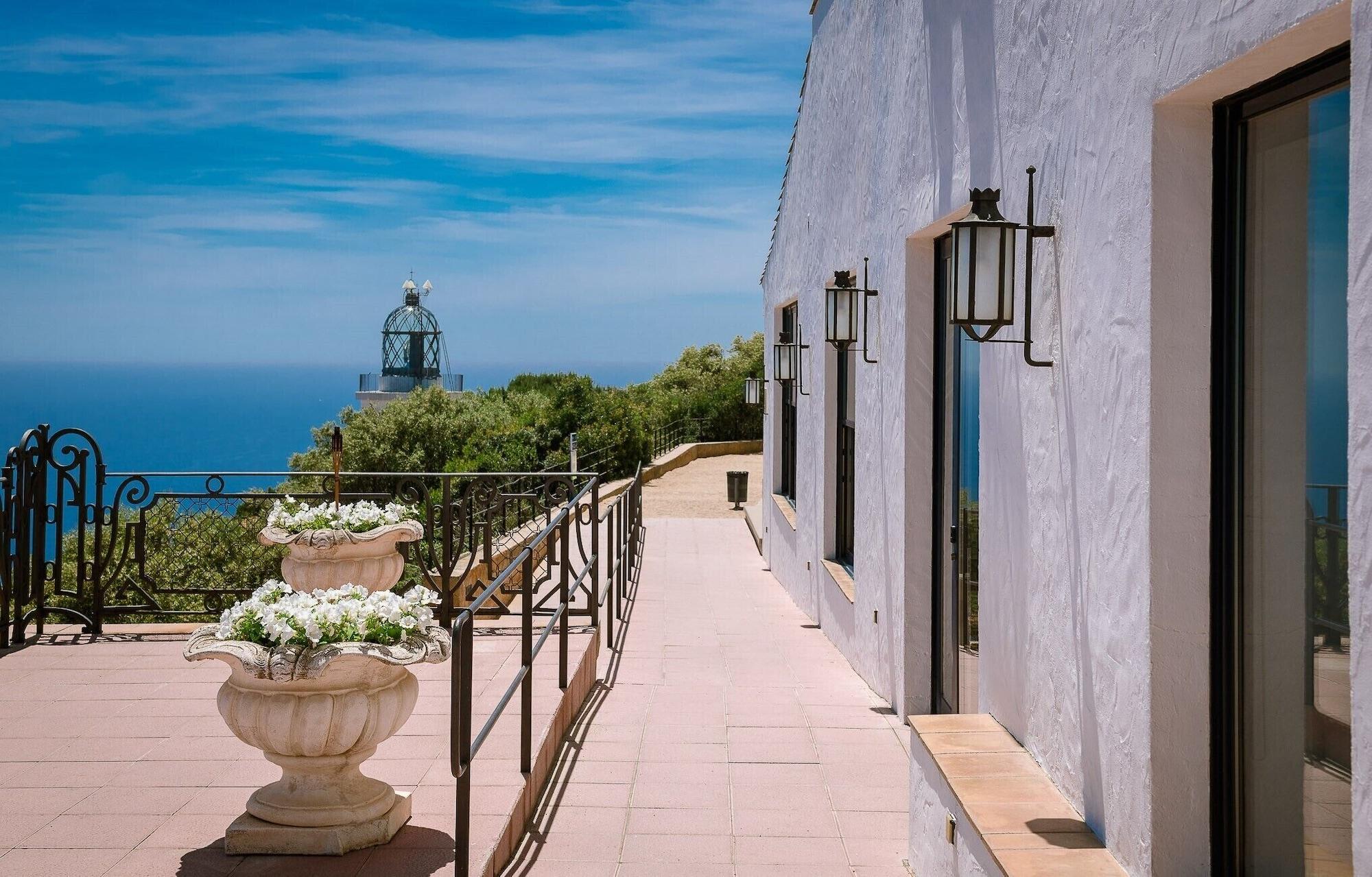 Vista Exterior El Far Hotel Restaurant