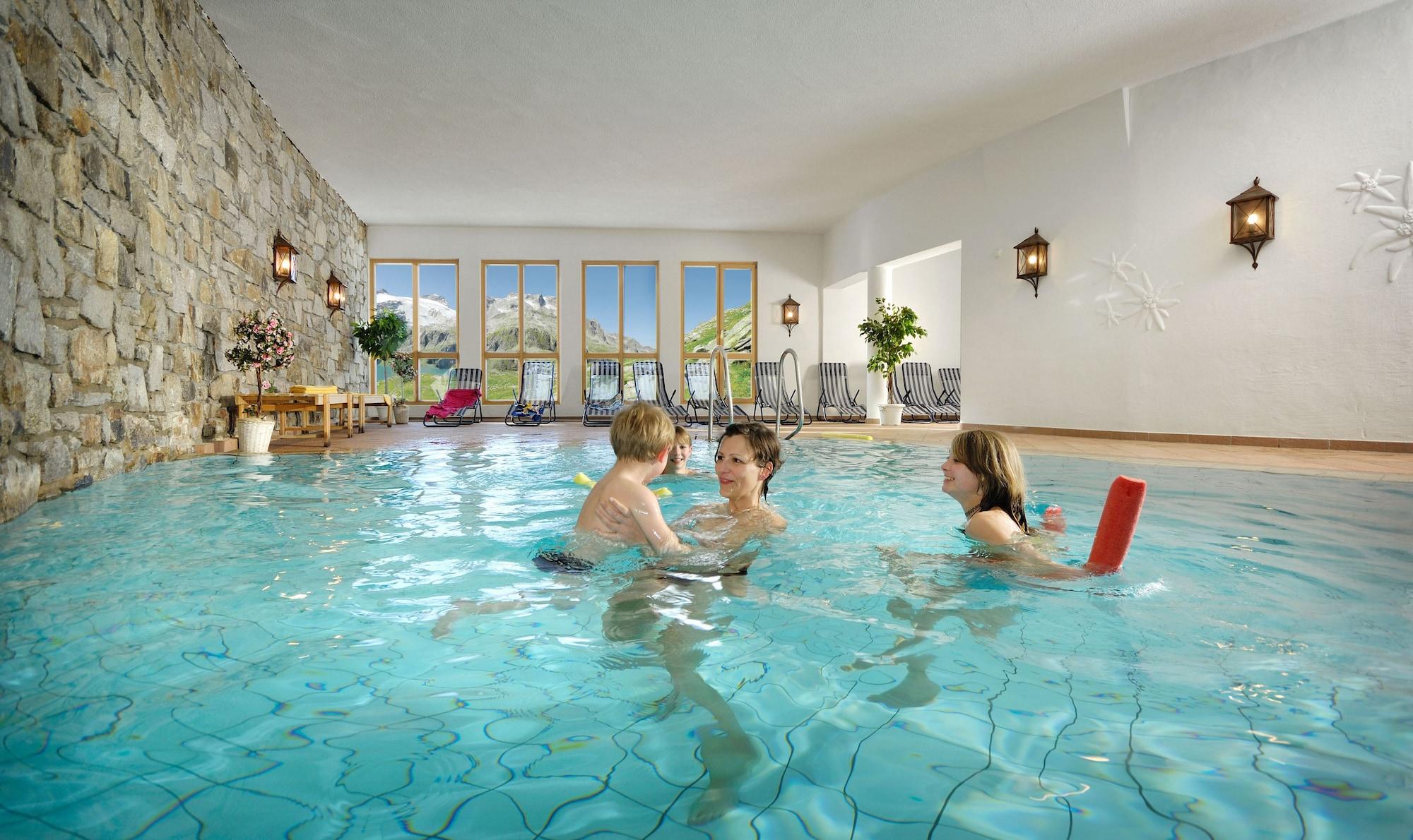 Vista Piscina Berghotel Rudolfshütte