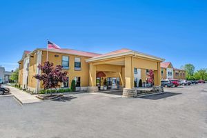 Alojamiento - Days Inn by Wyndham Great Lakes - N. Chicago