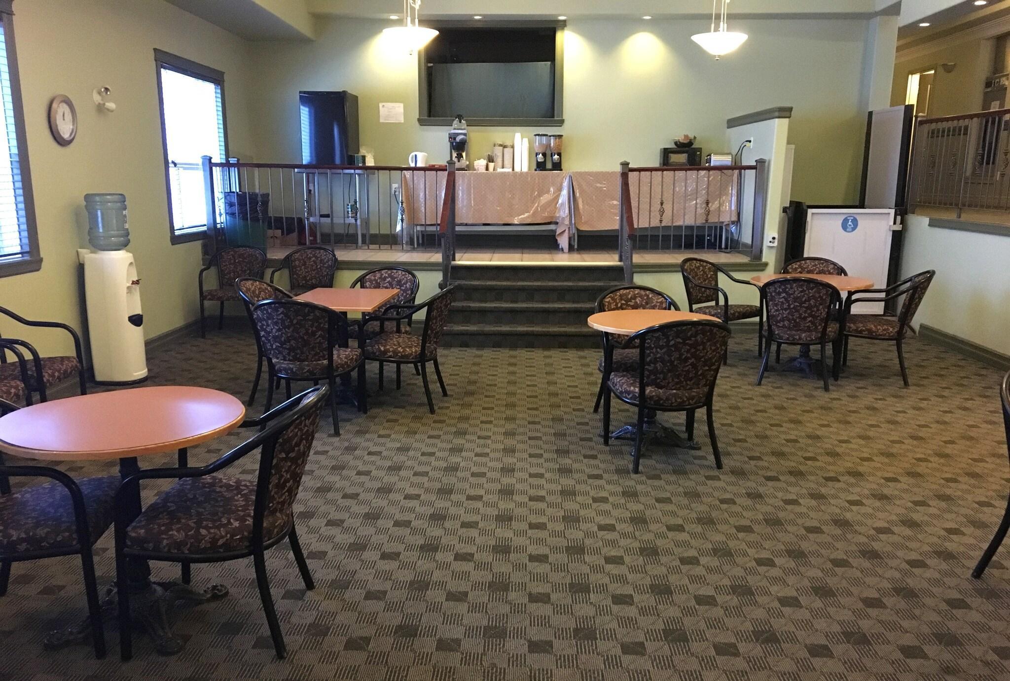 Vista Lobby Nova Inn Inuvik