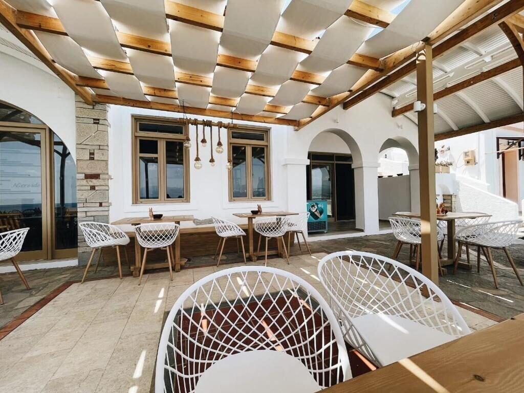 Varios Nereides Seaside Apartments