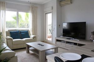 Alquiler Vacacional - 2 Bed 2 Bath South Facing Apt, Quiet But Near Beaches and Amenities