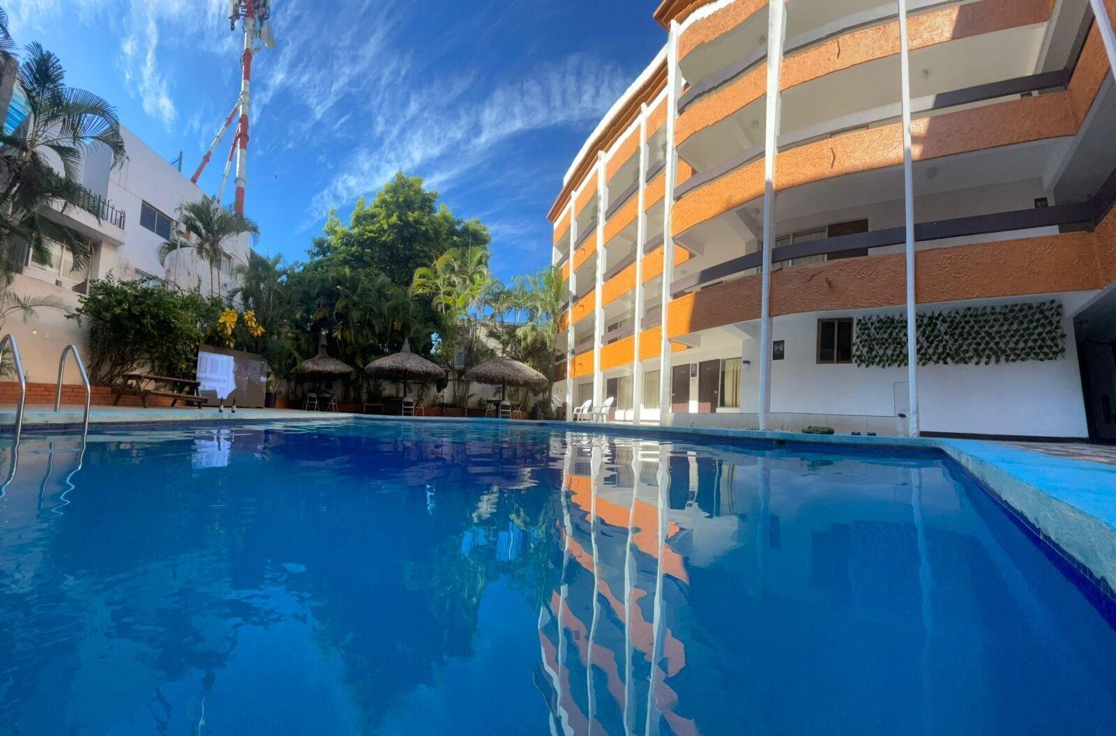 Varios Hotel47 Rooms