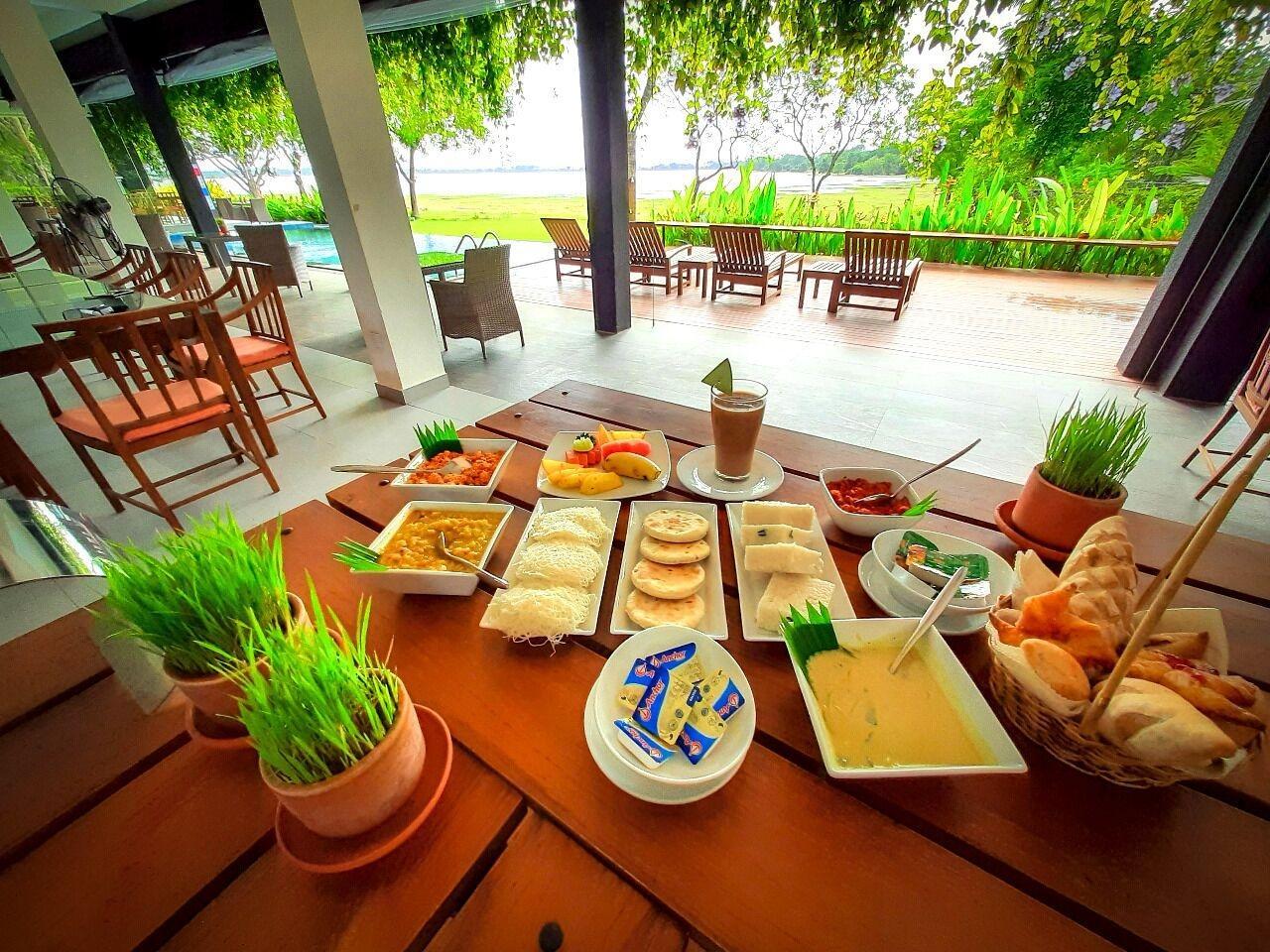 Restaurant The Lake Forest Hotel