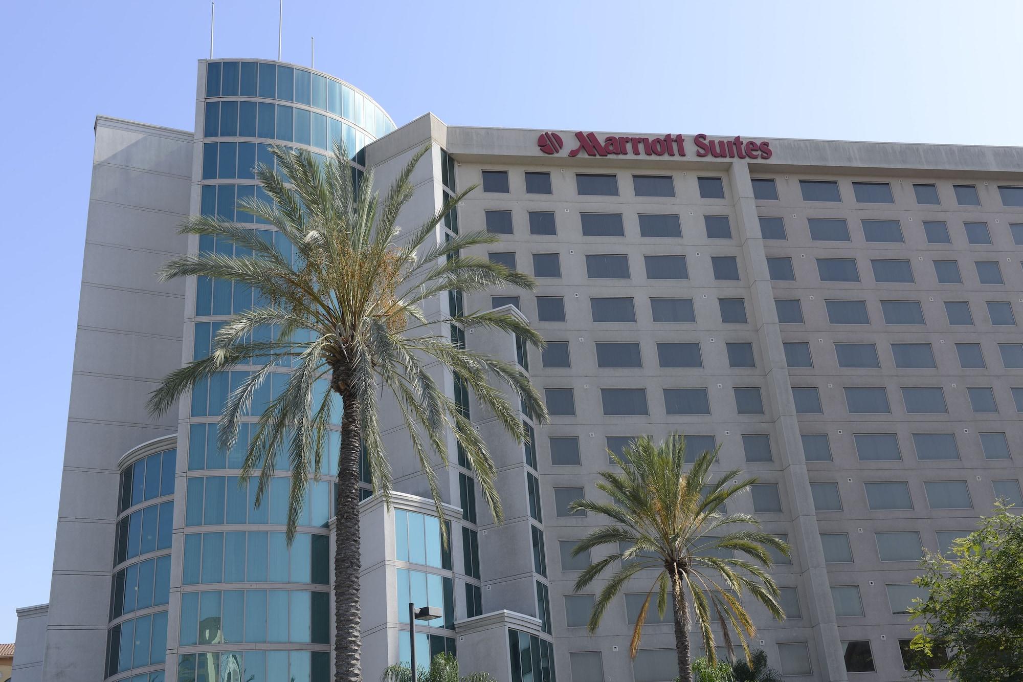 Vista Exterior Anaheim Marriott Suites