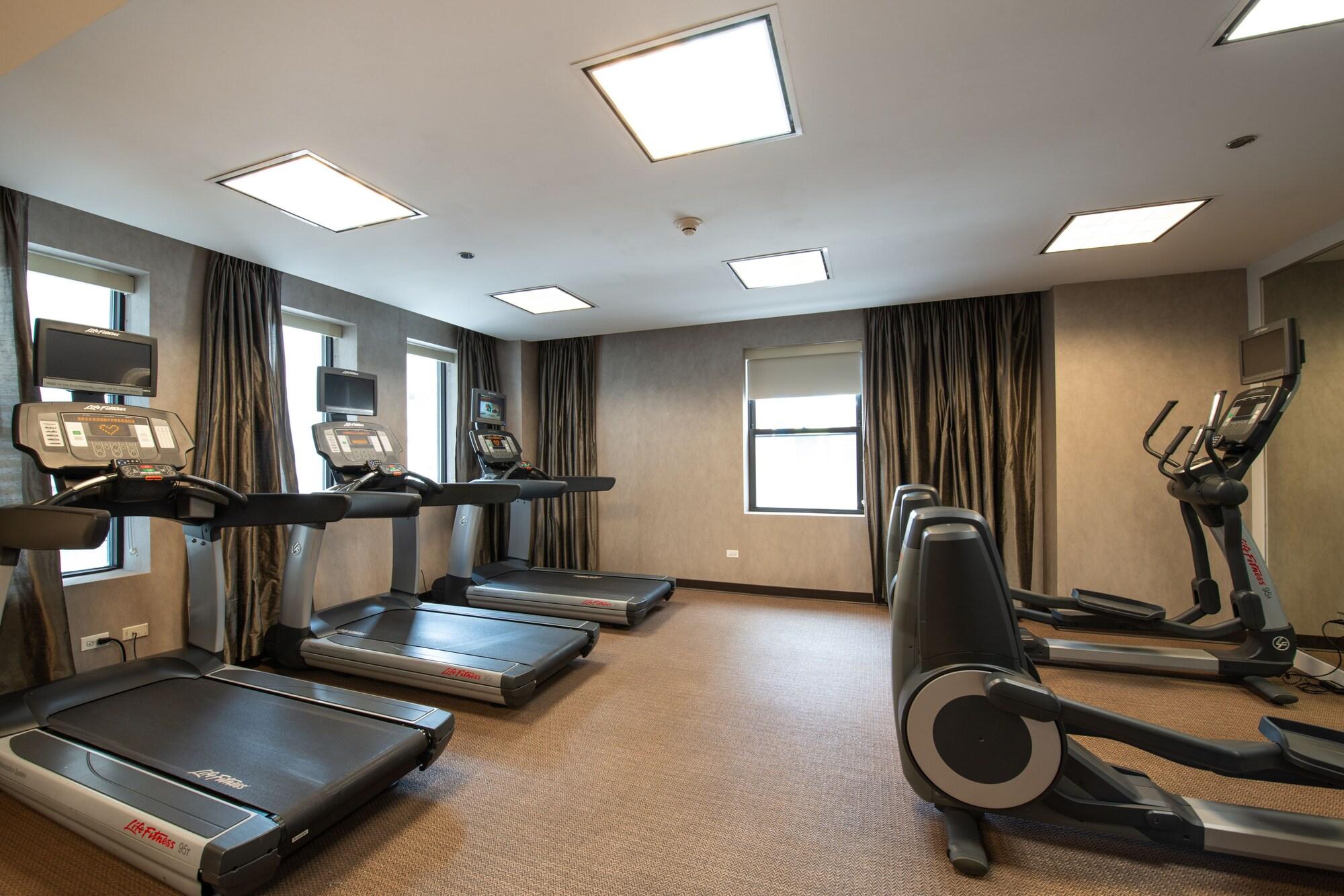 Gimnasio Hotel Felix River North/Magnificent Mile