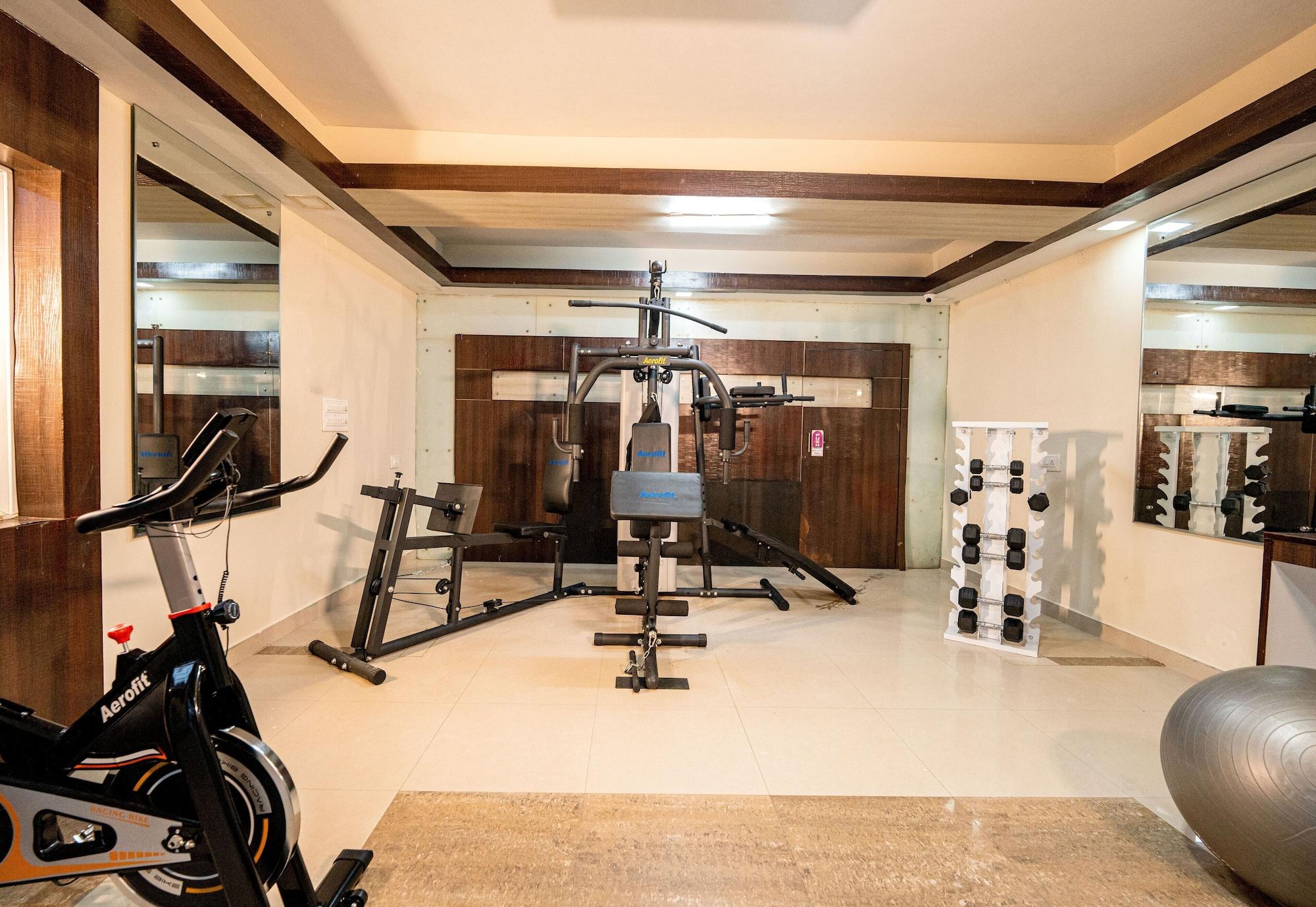 Gimnasio TGI STAR Holidays Yercaud