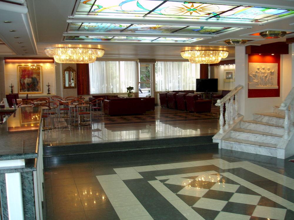 Vista Lobby Oscar Hotel