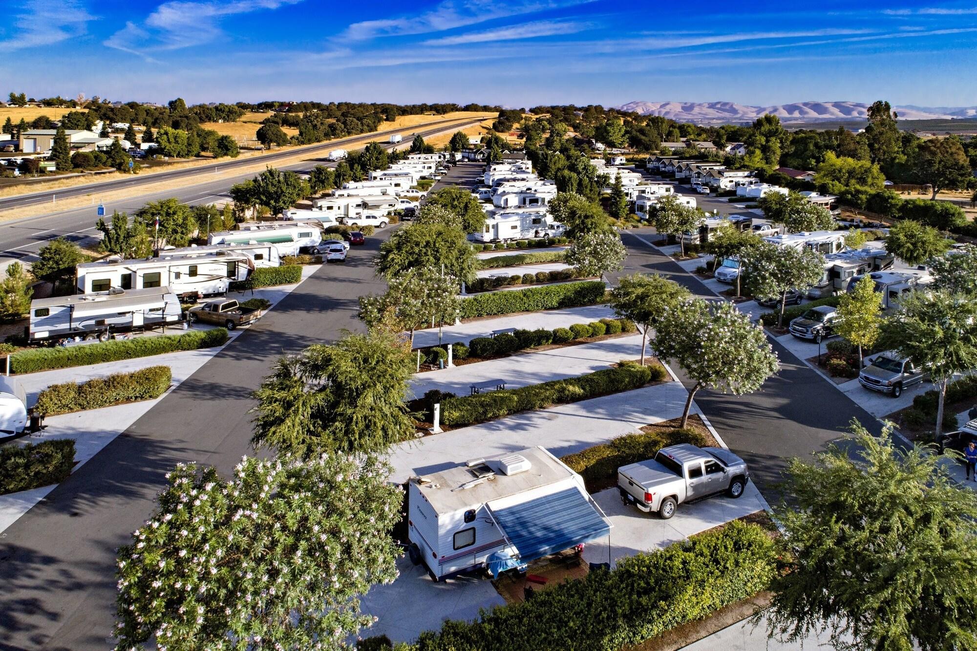 Vista Exterior Vines RV Resort