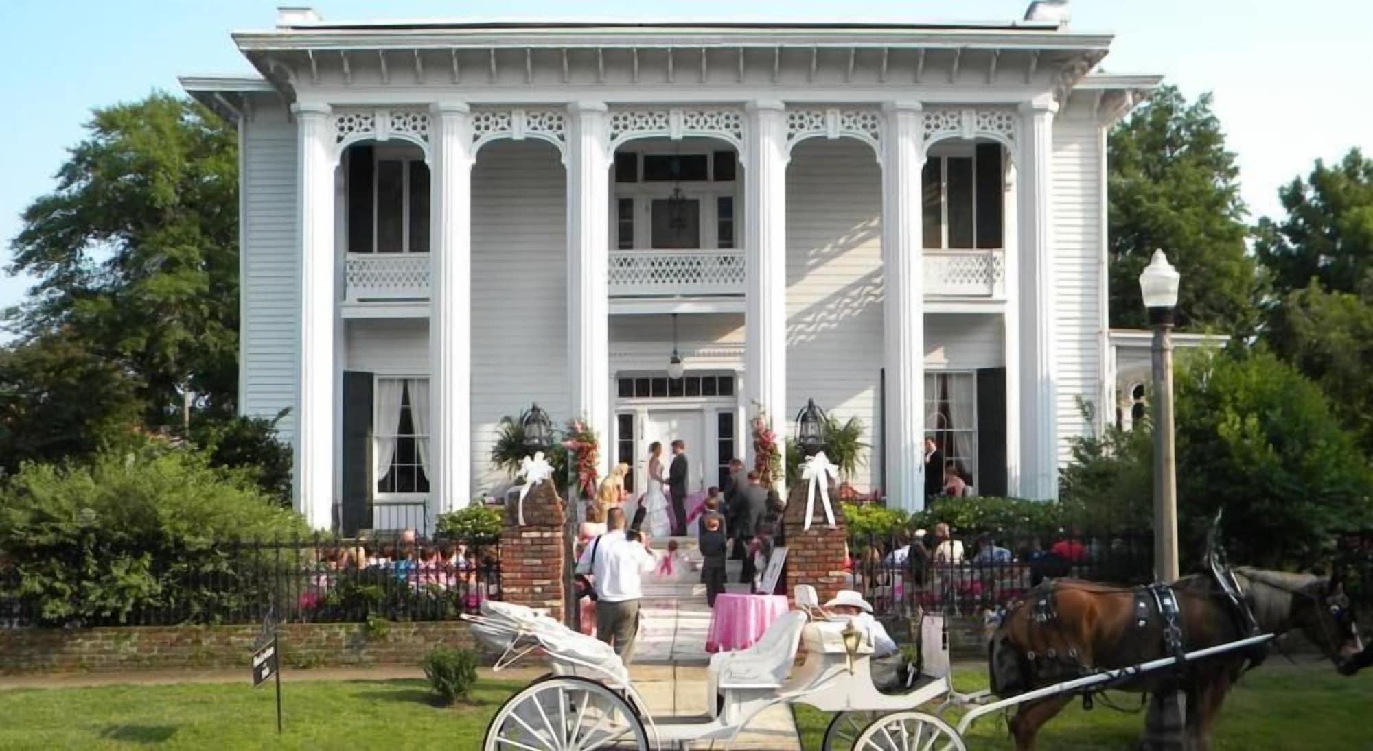 Varios Shadowlawn Bed & Breakfast