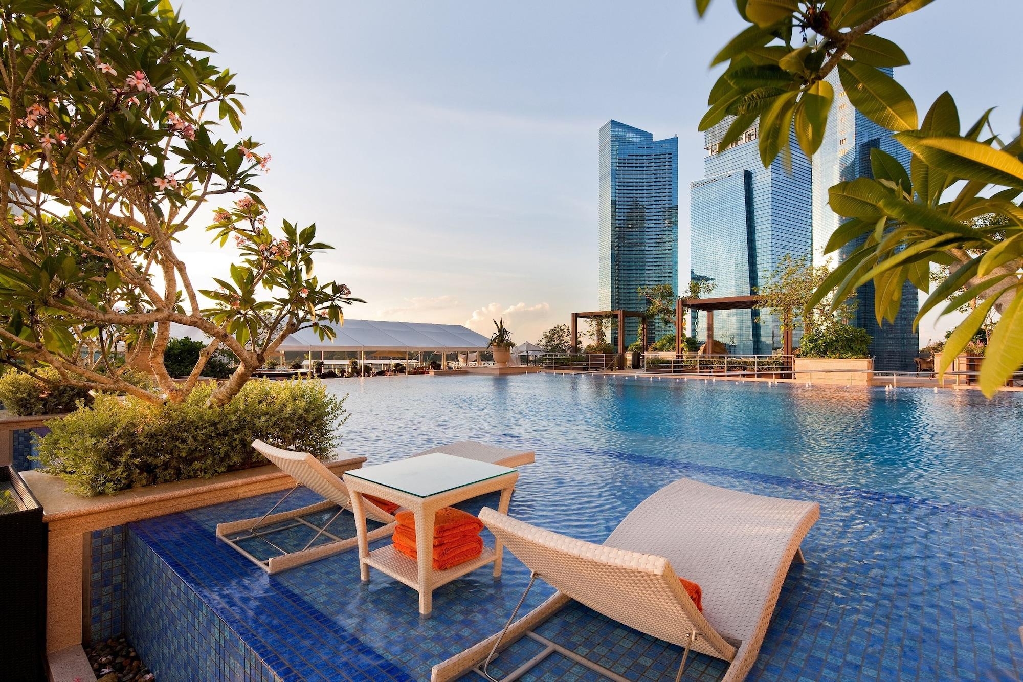 Vista Piscina The Fullerton Bay Hotel