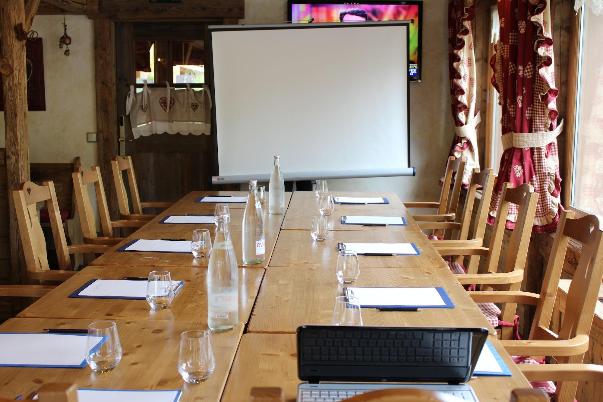 Centro de Negocios La Ferme du lac Hôtel Restaurant Maître Restaur