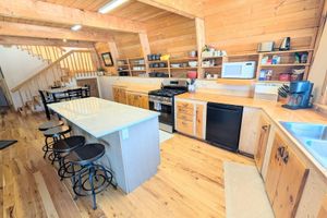 Alquiler Vacacional - Spacious Mountain Cabin- 8 min. to Yellowstone Nat. Park. Beautiful Views.