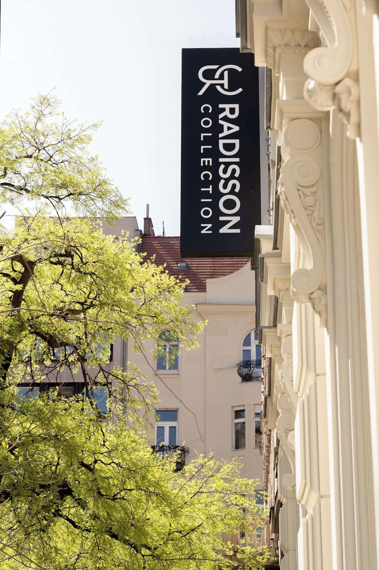 Vista Exterior Radisson Collection Hotel, Basilica Budapest
