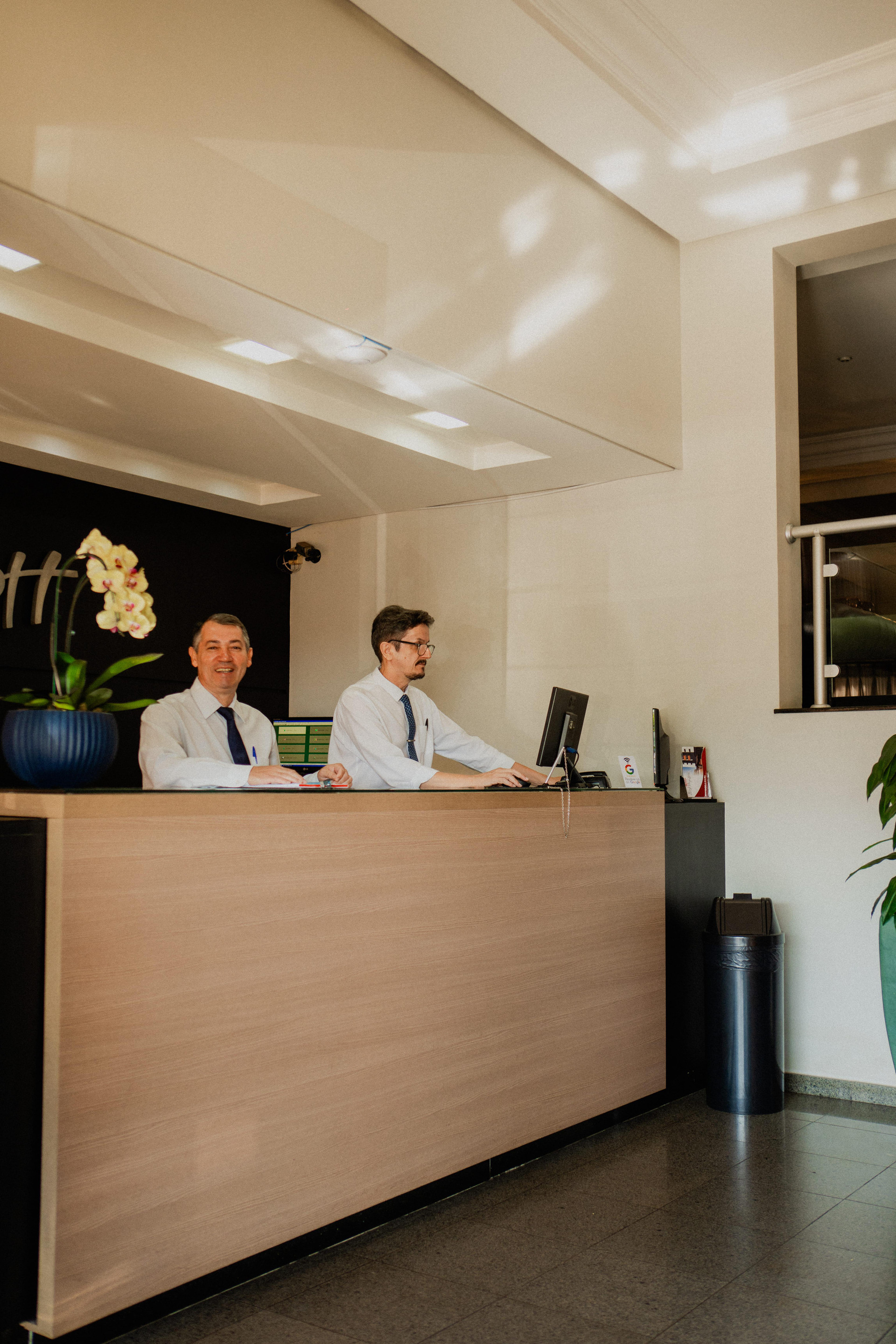 Vista Lobby Biazi Plaza Hotel