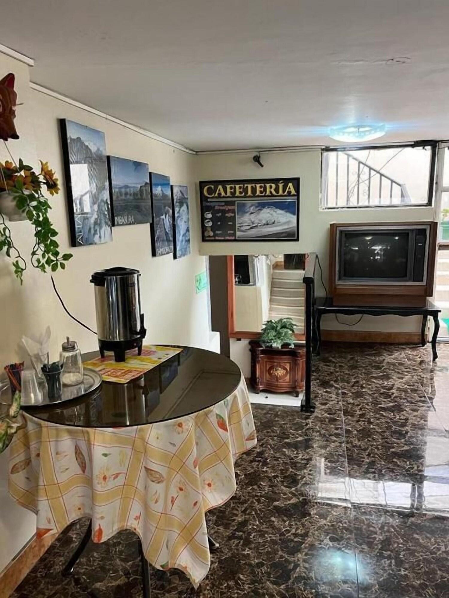 Vista Lobby Hotel Cotopaxi