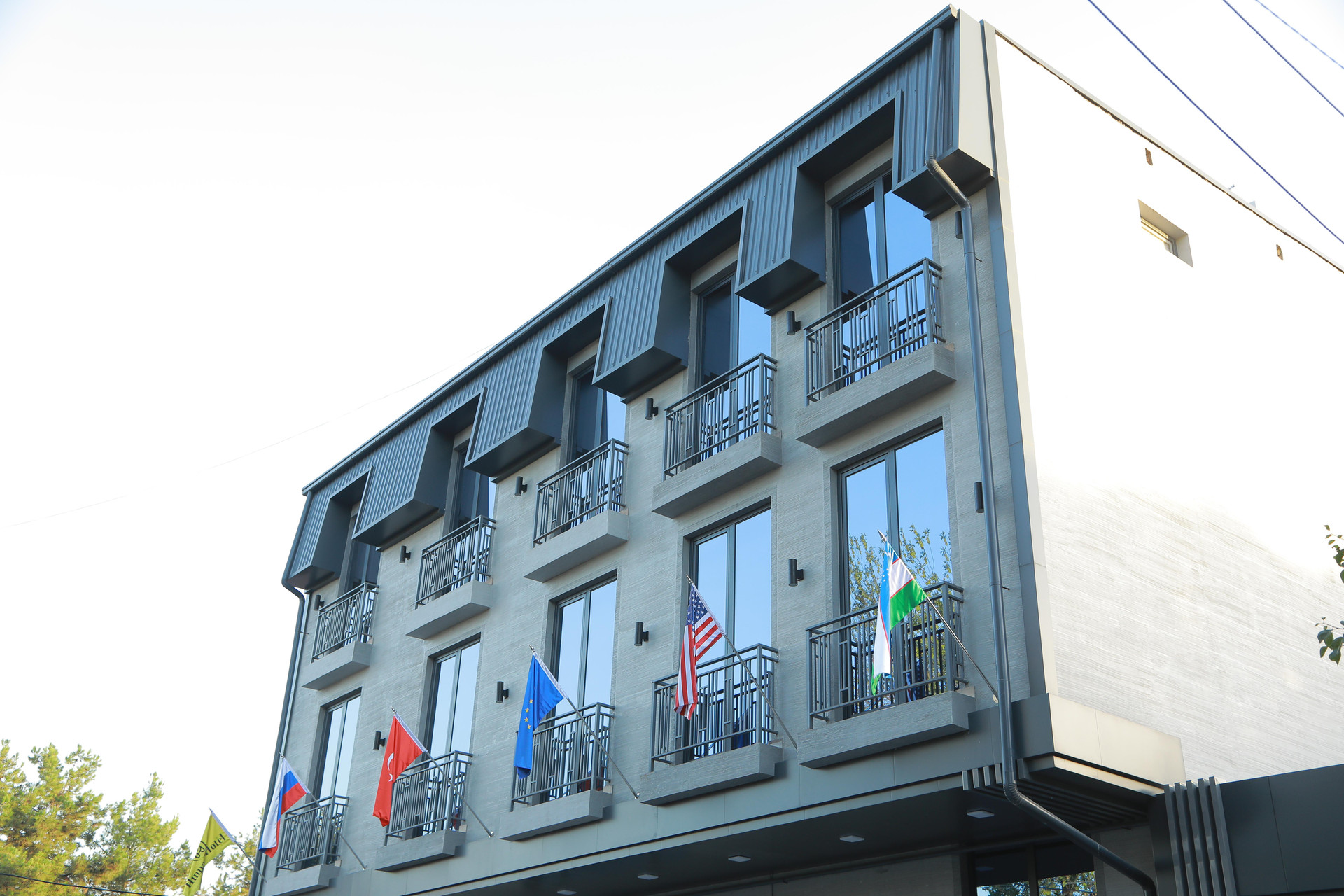 Vista Exterior Human Hotel