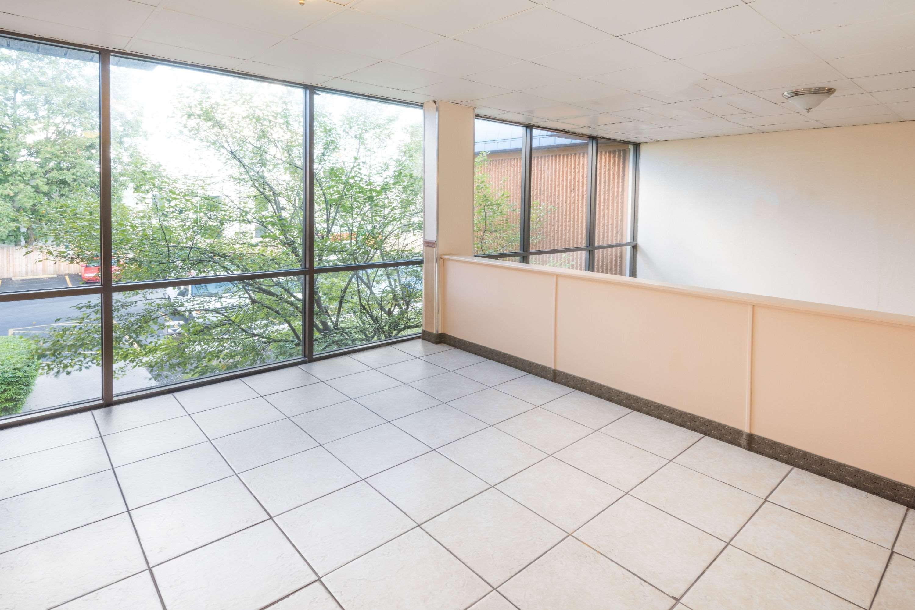 Vista Lobby Super 8 by Wyndham Columbus