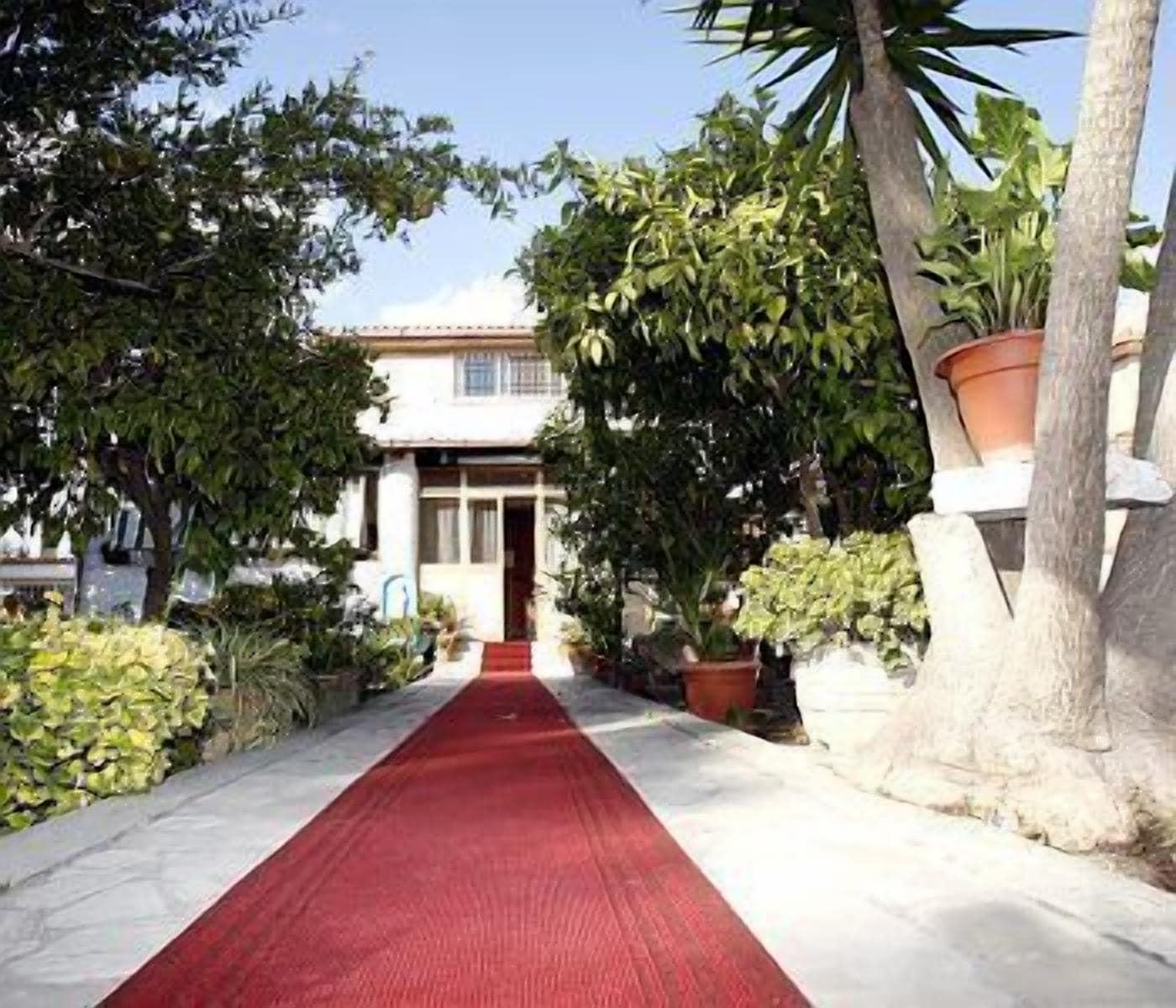 Vista Exterior B&B Luana Inn Airport