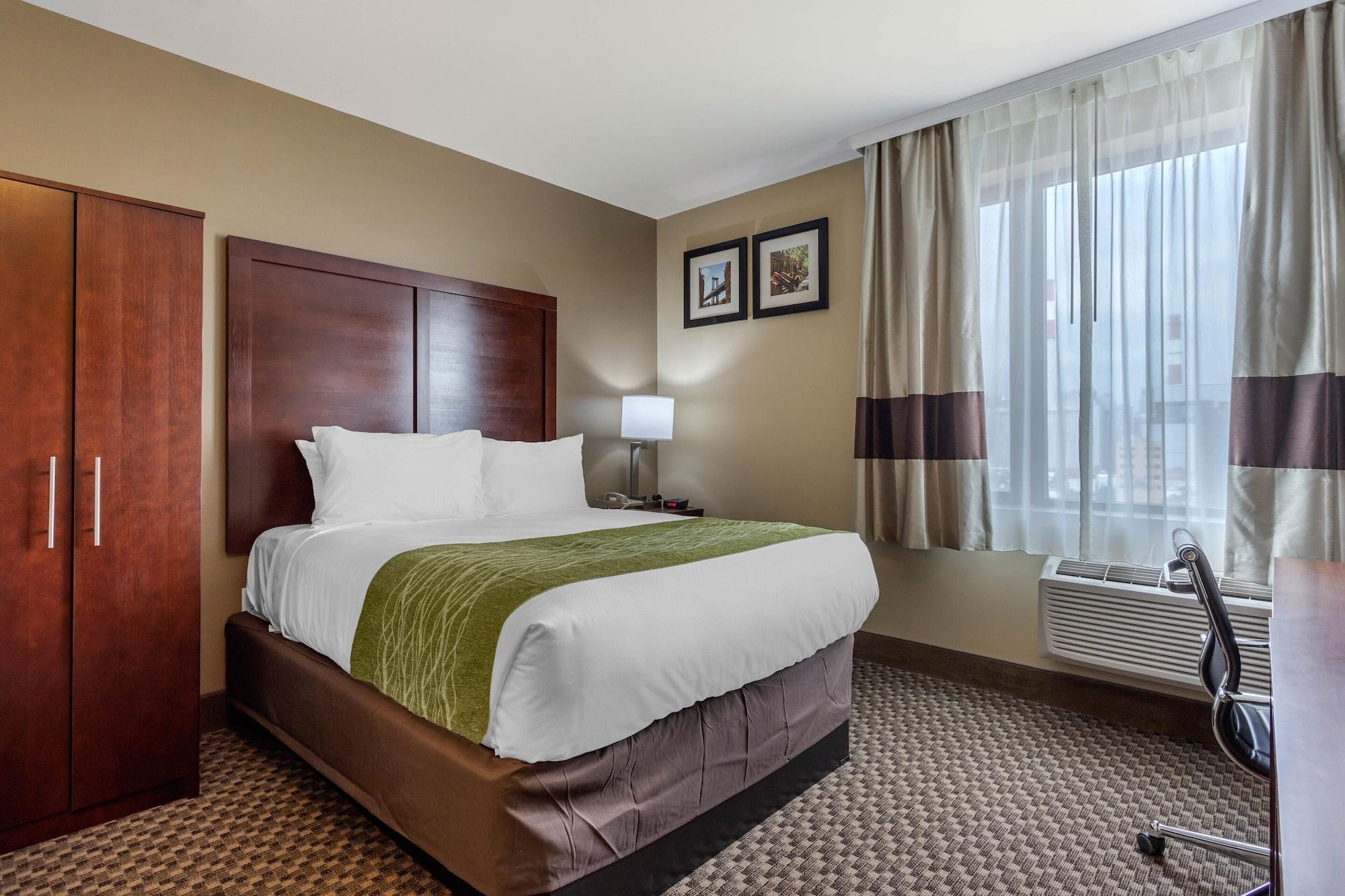 Varios Manhattan View Hotel