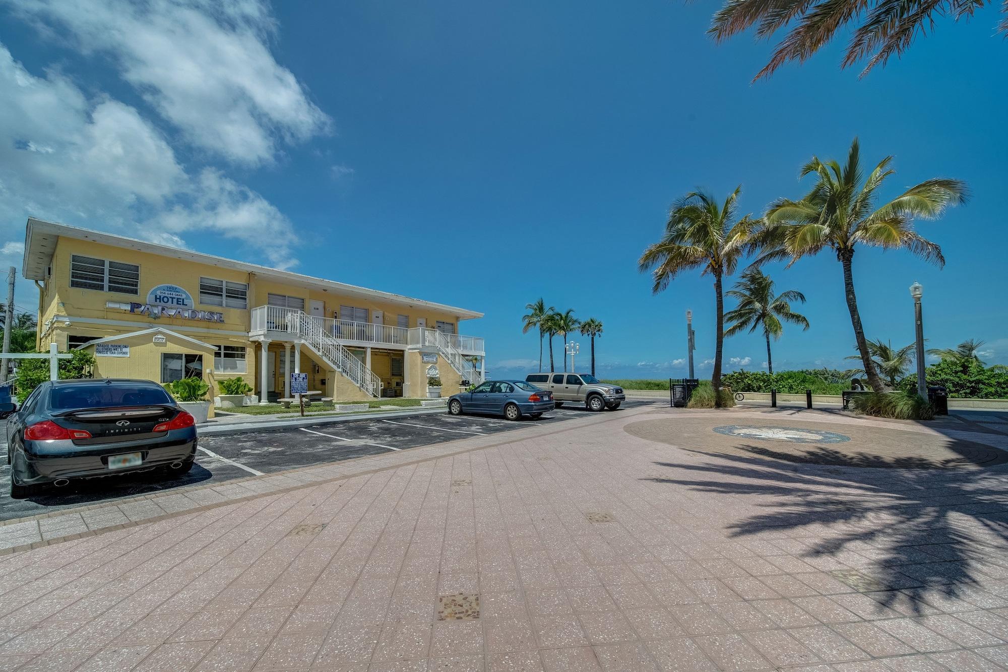 Vista Exterior Paradise Oceanfront HBH