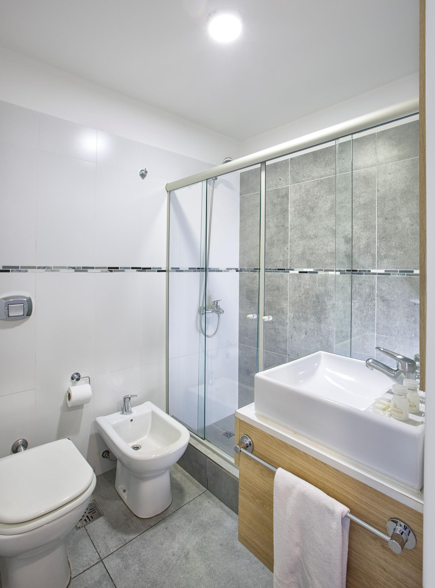 Equipamiento de Habitación Embajador Hotel