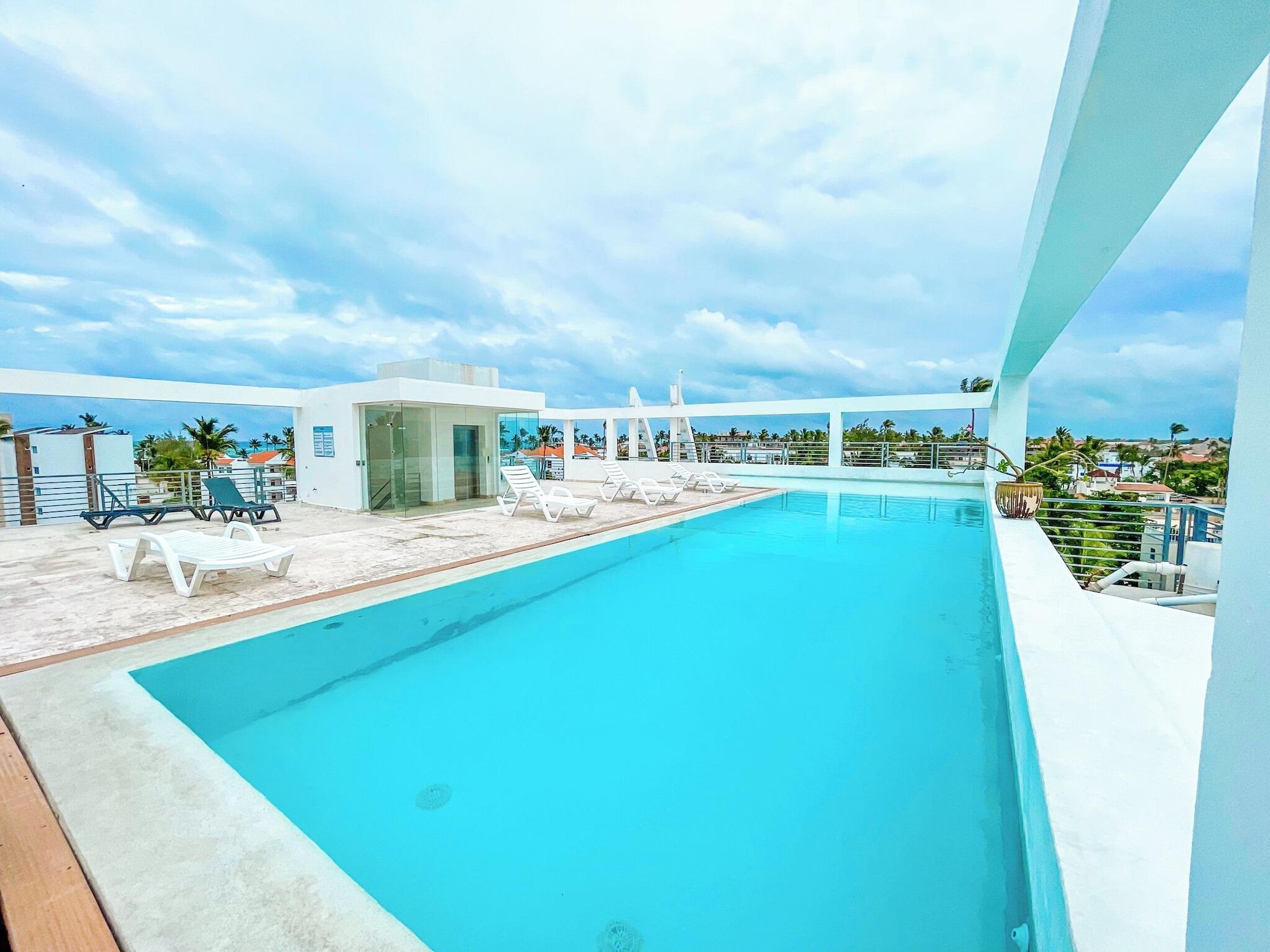 Vista Piscina CARIBBEAN DUCASSI Tropicana HOTEL