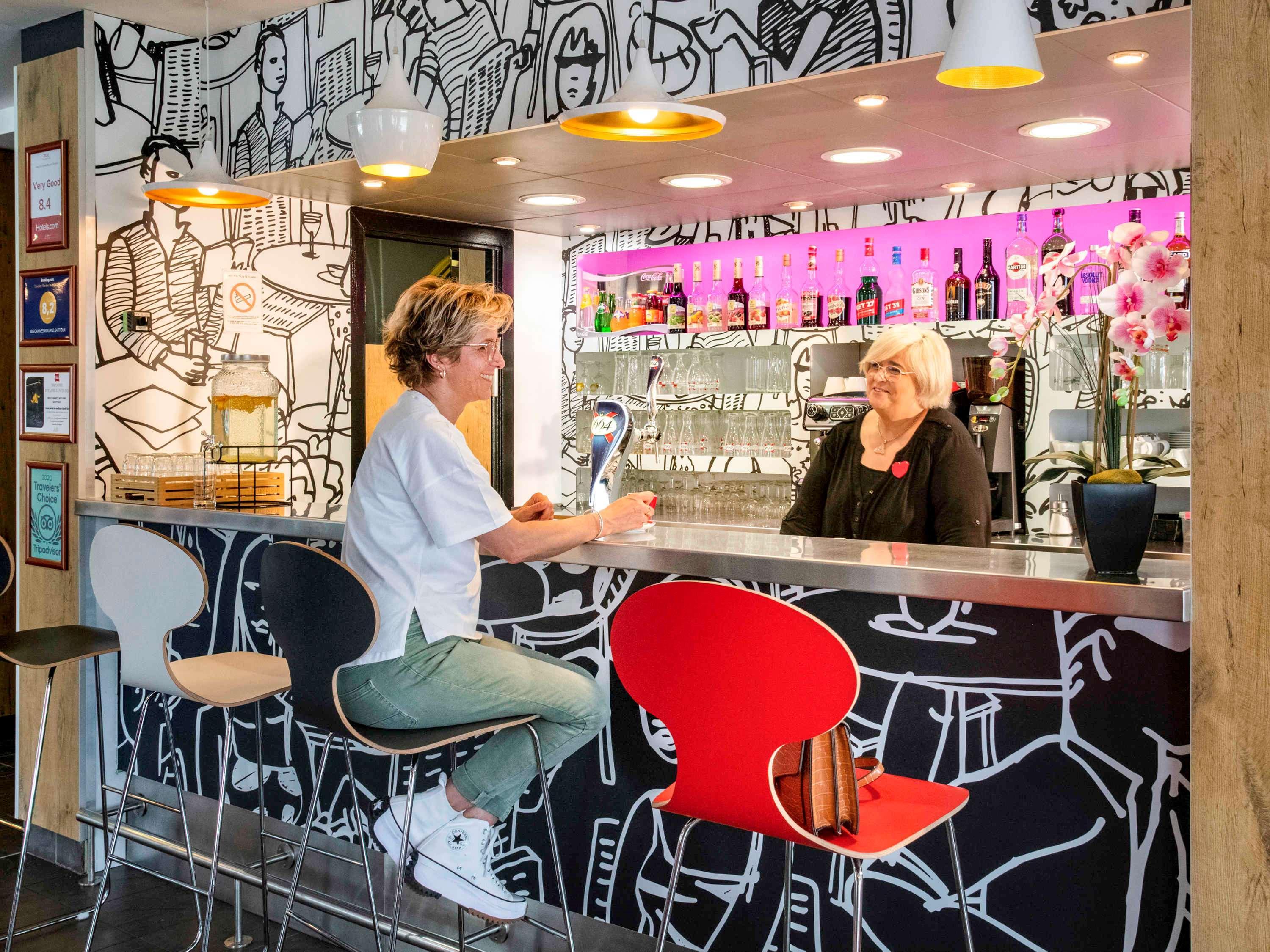 Bar/Salón Hôtel Ibis Cannes Mouans Sartoux