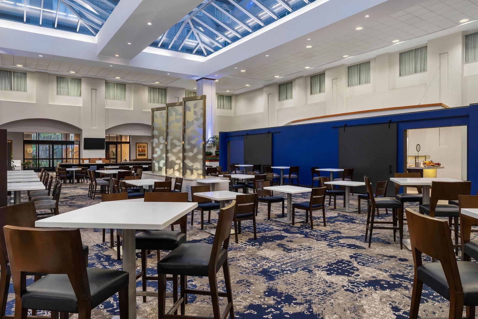 Vista Lobby Embassy Suites Boston Logan Airport