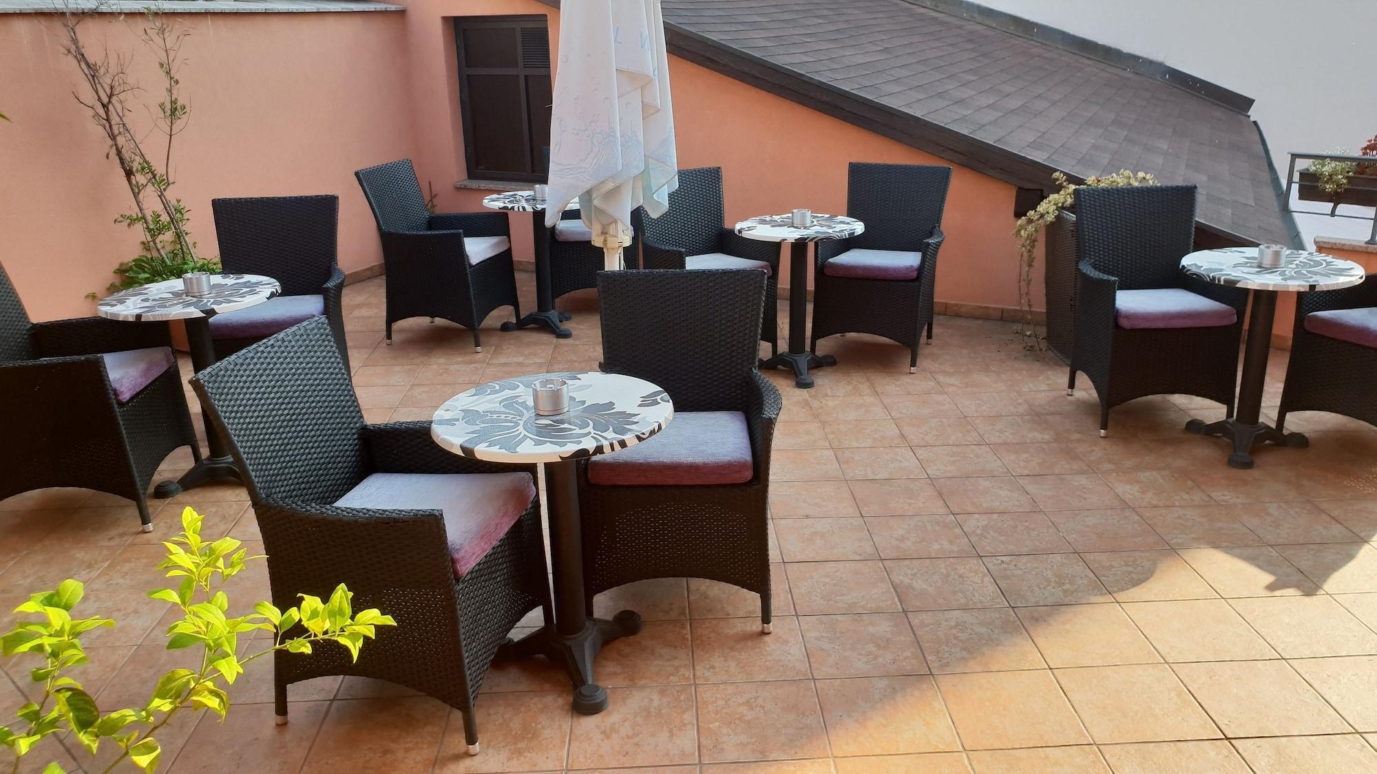Instalaciones Recreativas Log In Rooms