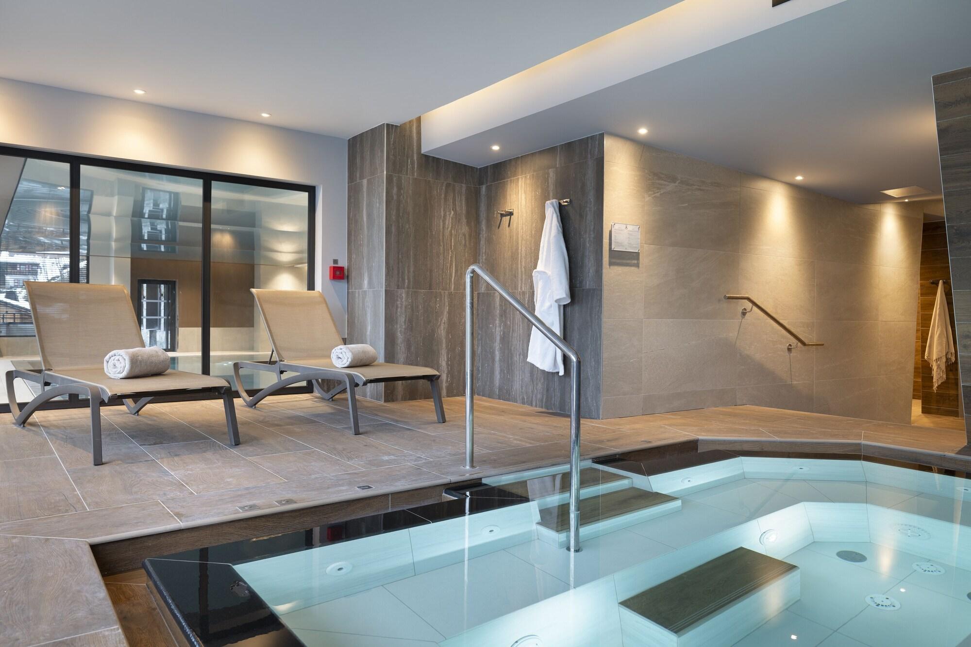 Vista Piscina MGM Hôtels & Résidences – Résidence Chalets Laska