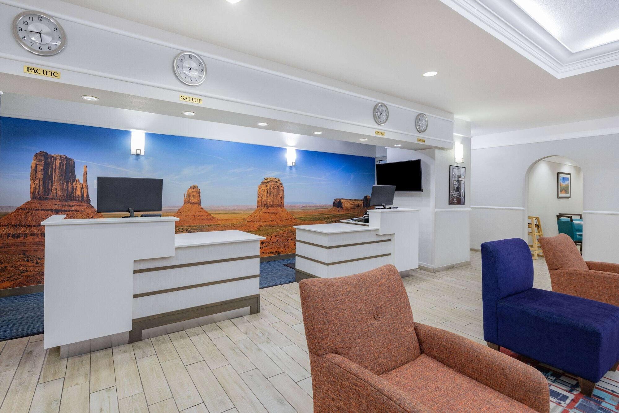 Vista Lobby La Quinta Inn & Suites by Wyndham Gallup